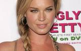 221415-rebecca-romijn-tellement-glam-grace-637x0-4